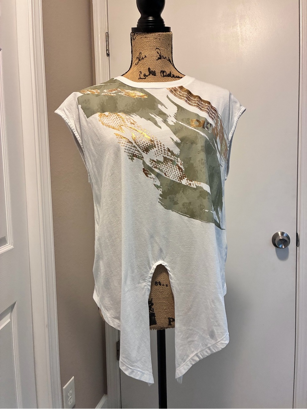 Dkny White Short Sleeve Tee with Olive and Gold Graphic